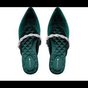 Birdies The Swan in emerald Chrystal bracelet, brand new in the box, never worn!